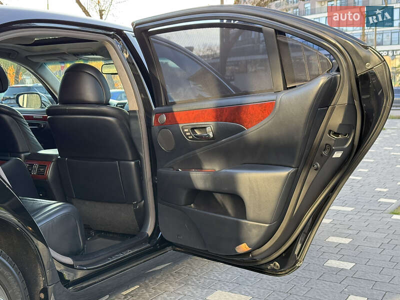 Седан Lexus LS 2007 в Ужгороде