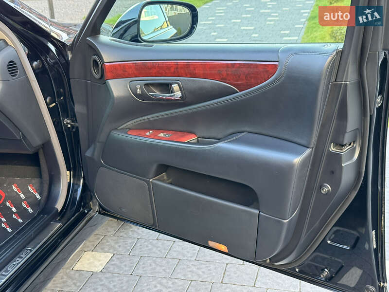 Седан Lexus LS 2007 в Ужгороде