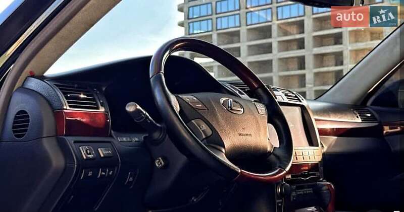 Седан Lexus LS 2007 в Дніпрі