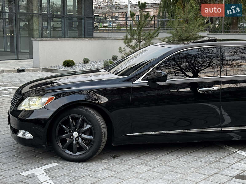 Седан Lexus LS 2008 в Рівному