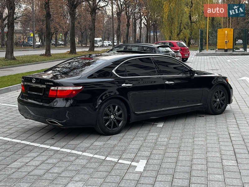 Седан Lexus LS 2008 в Рівному