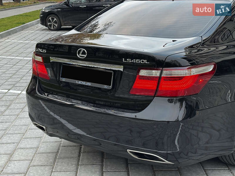 Седан Lexus LS 2008 в Рівному