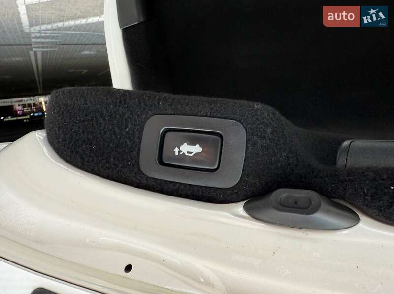 Седан Lexus LS 2015 в Киеве фото 31 Седан Lexus LS 2015 в Киеве
