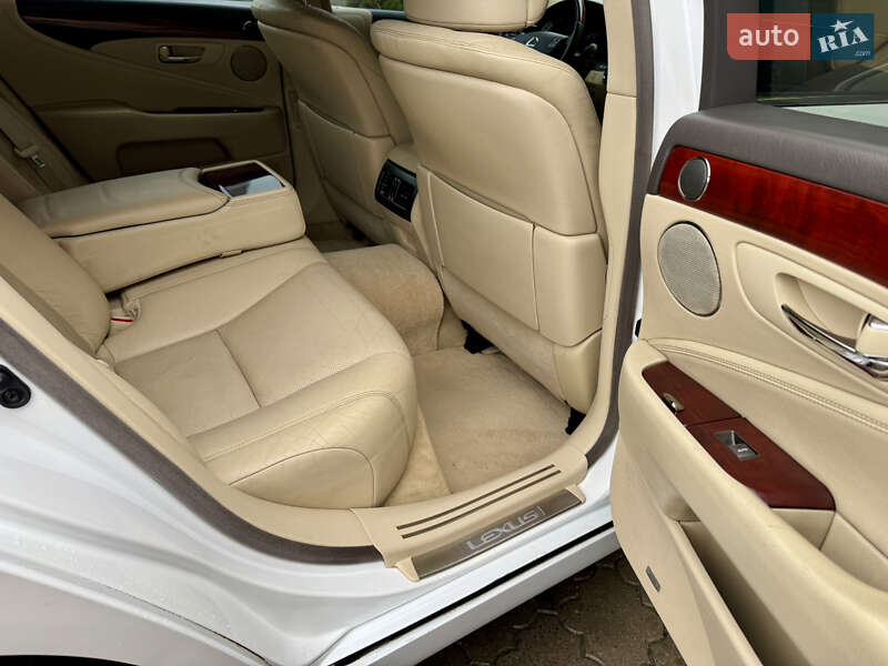 Седан Lexus LS 2010 в Одесі