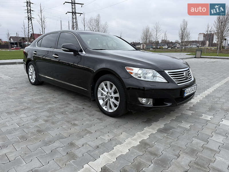 Седан Lexus LS 2011 в Ірпені