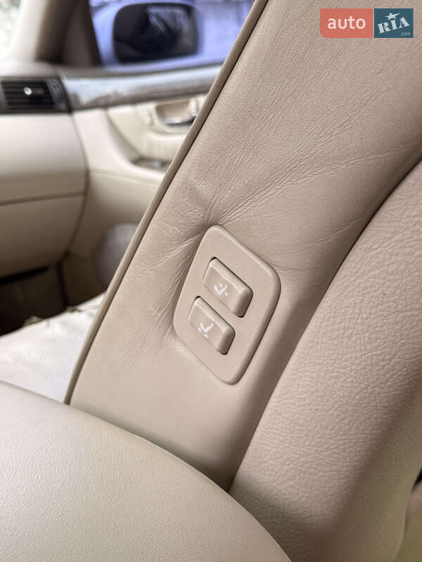 Седан Lexus LS 2001 в Львове