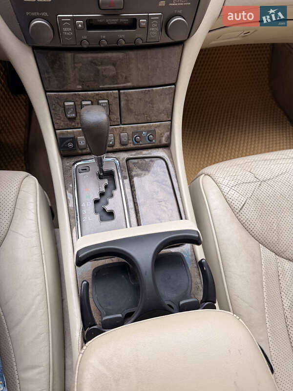 Седан Lexus LS 2001 в Львове