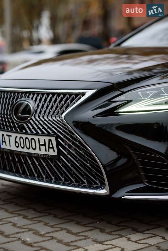 Седан Lexus LS 2018 в Ивано-Франковске