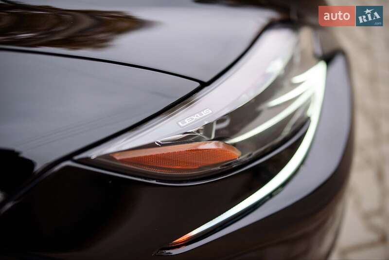 Седан Lexus LS 2018 в Ивано-Франковске