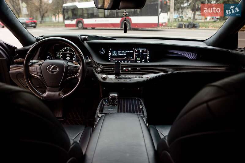 Седан Lexus LS 2018 в Ивано-Франковске