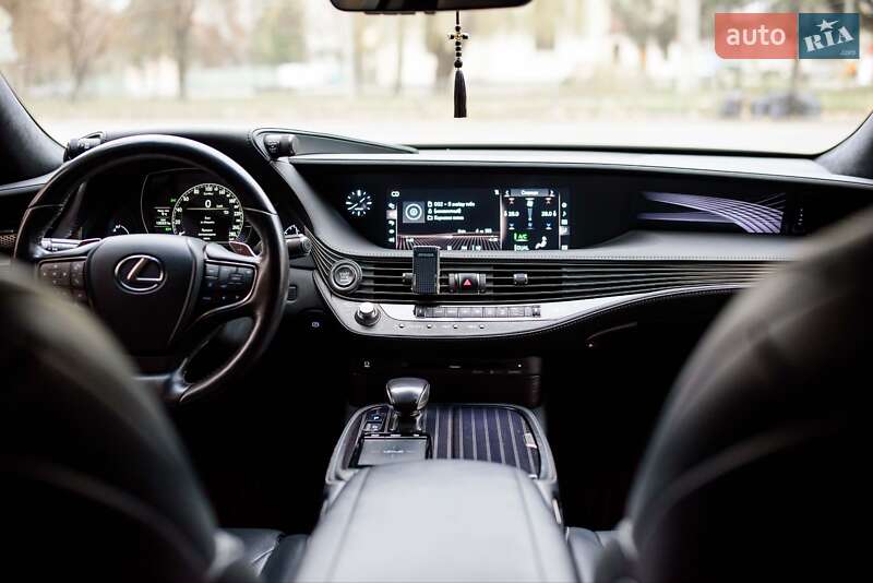 Седан Lexus LS 2018 в Ивано-Франковске