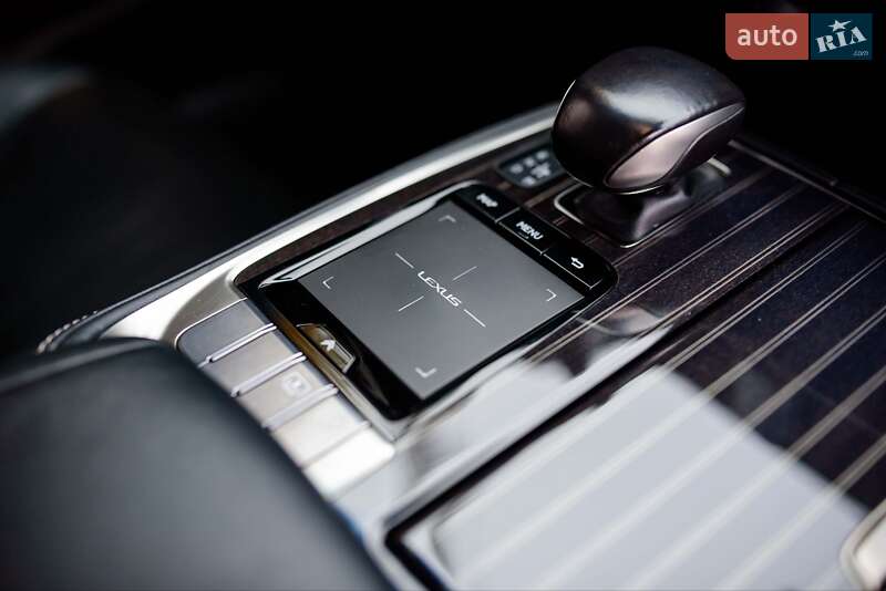 Седан Lexus LS 2018 в Ивано-Франковске