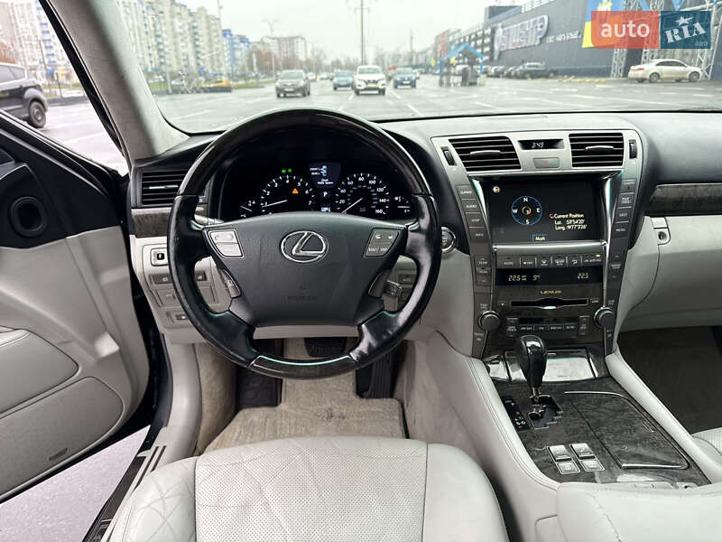 Седан Lexus LS 2007 в Чернигове