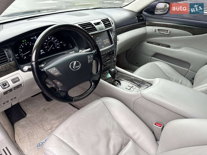 Седан Lexus LS 2007 в Чернигове