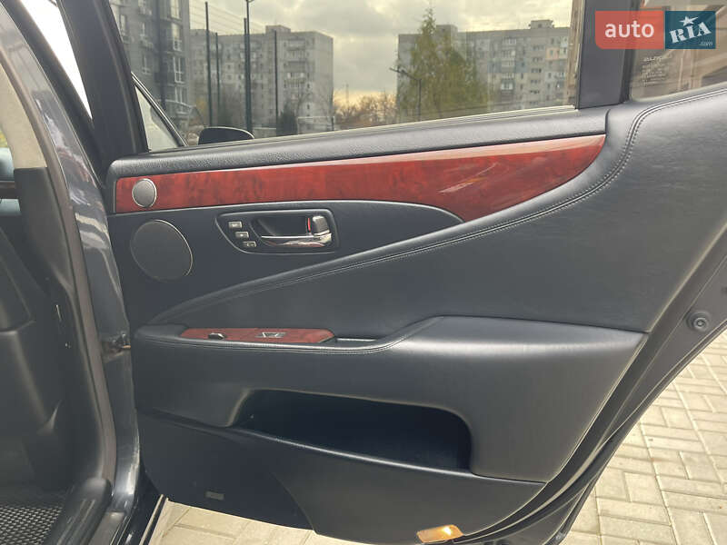 Седан Lexus LS 2007 в Днепре