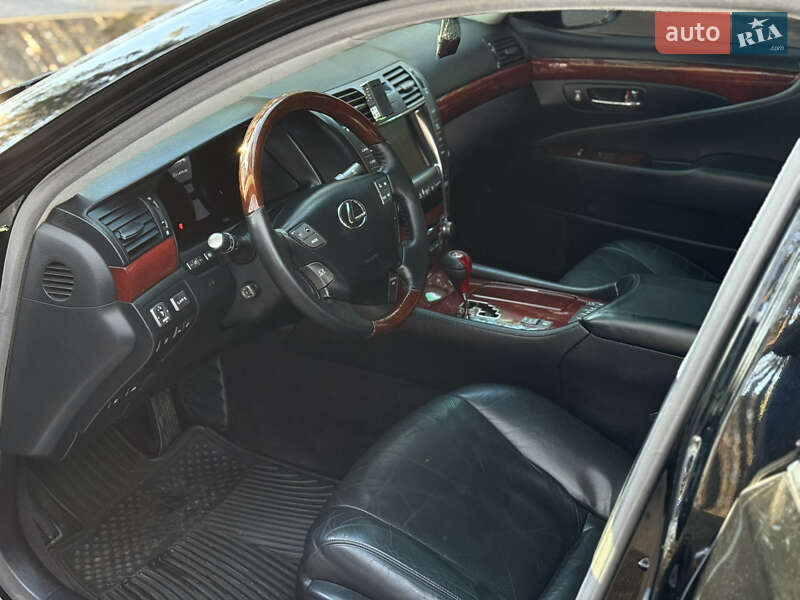 Седан Lexus LS 2008 в Черкассах