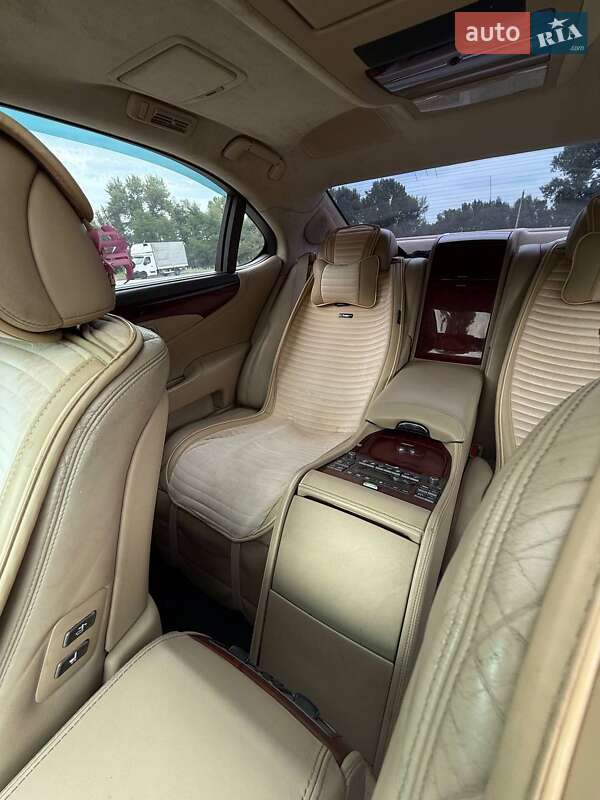 Седан Lexus LS 2007 в Каневе