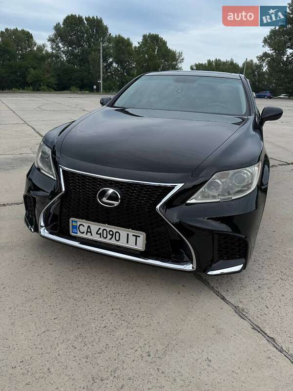 Седан Lexus LS 2007 в Каневе