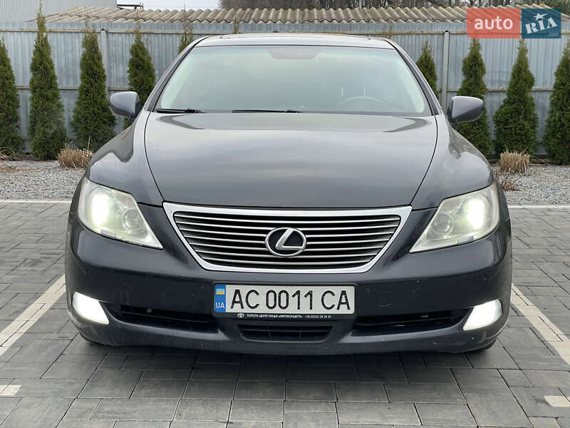Седан Lexus LS 2007 в Луцке