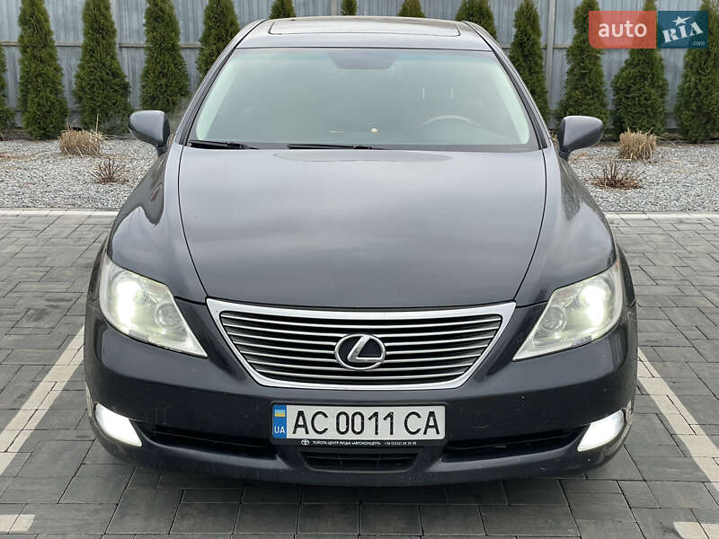 Седан Lexus LS 2007 в Луцке