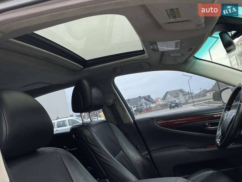 Седан Lexus LS 2007 в Луцке