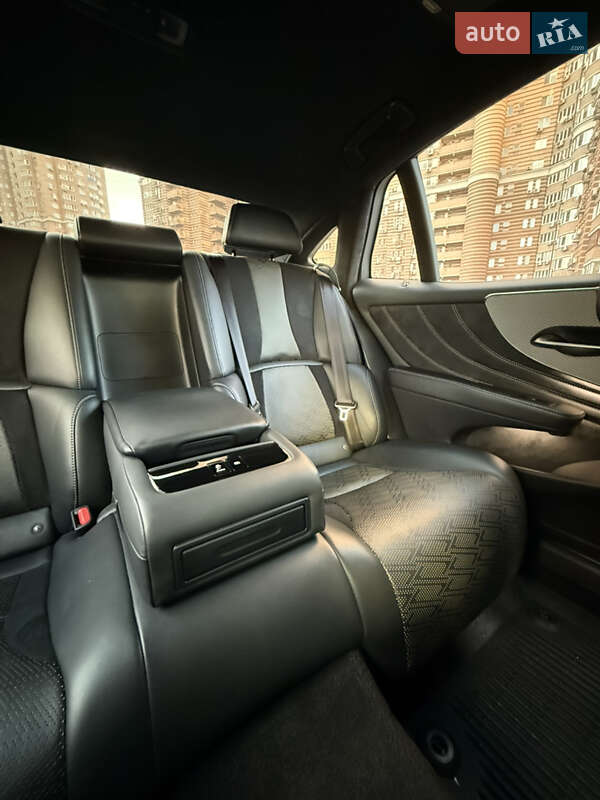 Седан Lexus LS 2018 в Киеве