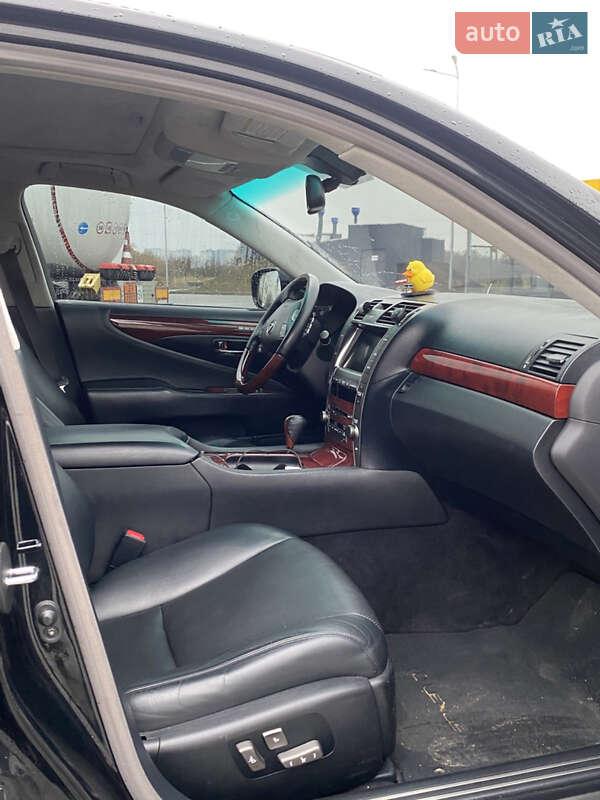 Седан Lexus LS 2008 в Луцьку