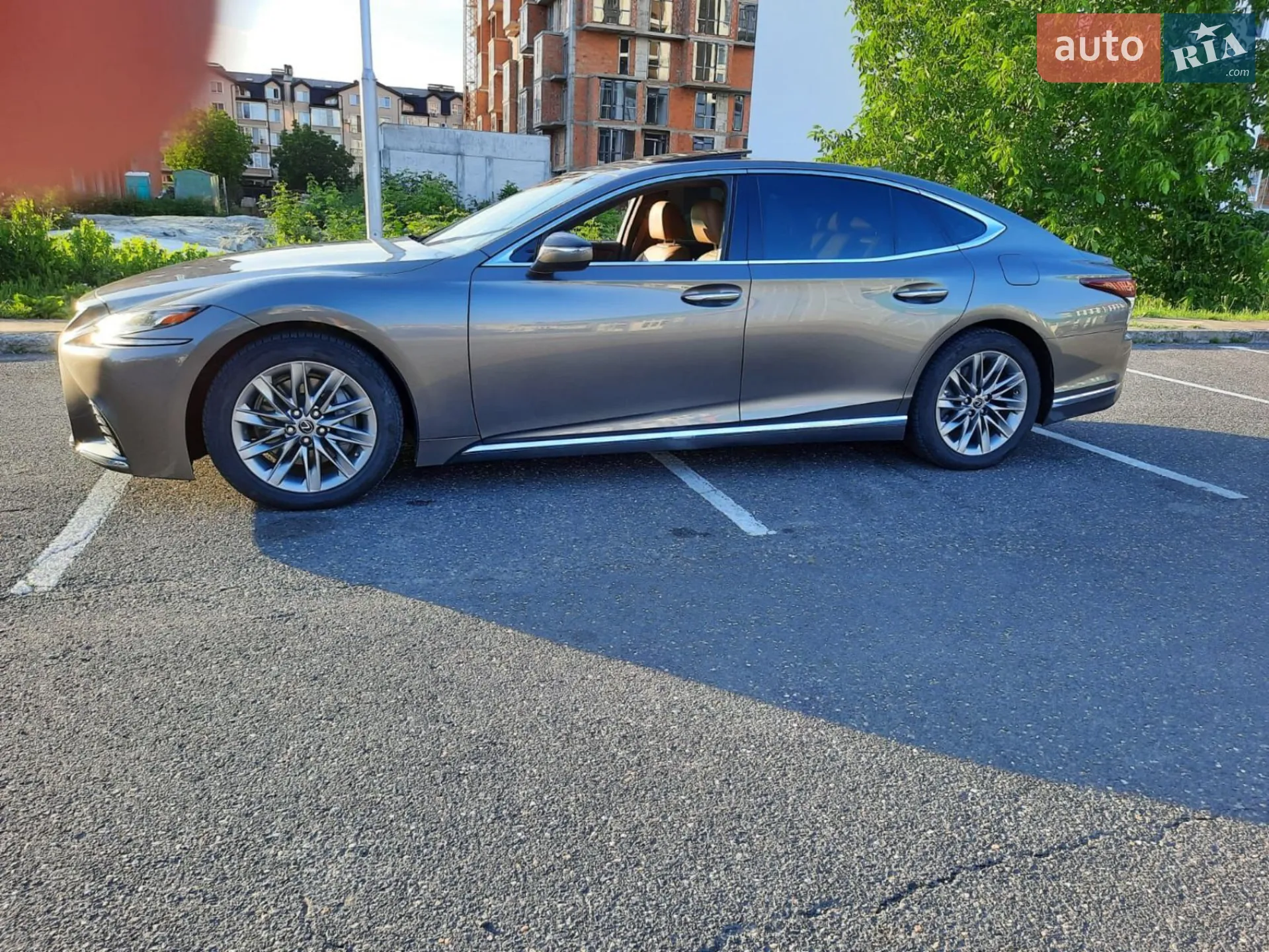 2019 Lexus LS - мініатюра 2