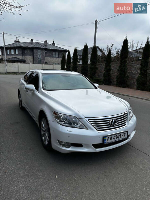 Седан Lexus LS 2011 в Киеве