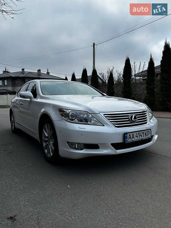Седан Lexus LS 2011 в Киеве