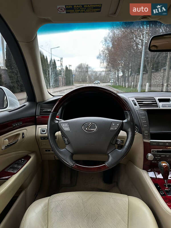 Седан Lexus LS 2011 в Киеве
