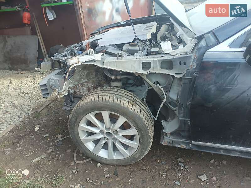 Седан Lexus LS 2010 в Дрогобыче