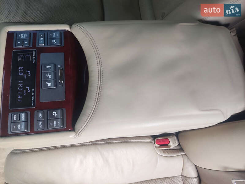 Седан Lexus LS 2007 в Ровно