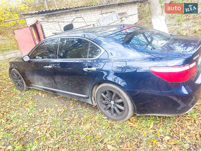 Седан Lexus LS 2007 в Ровно