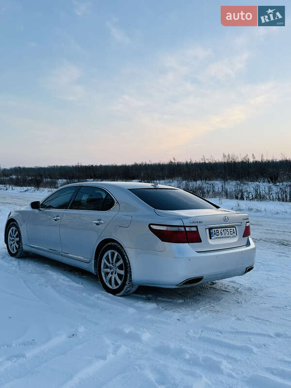 Седан Lexus LS 2007 в Виннице