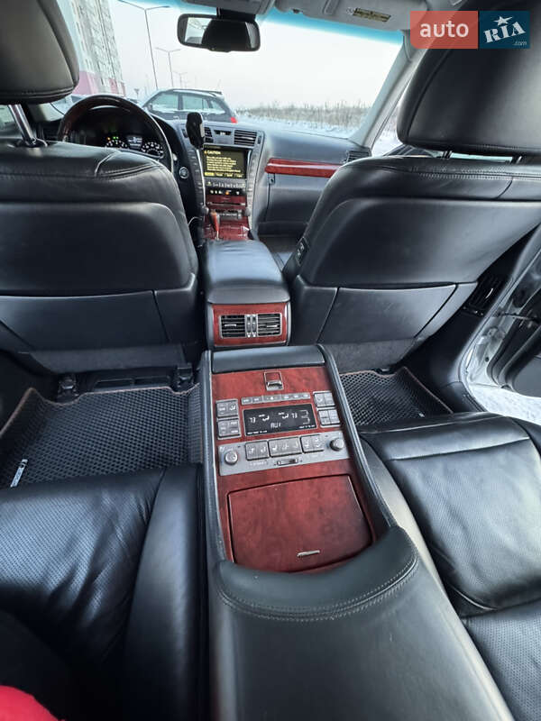 Седан Lexus LS 2007 в Виннице