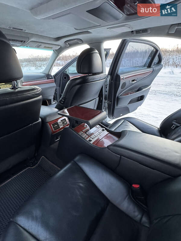 Седан Lexus LS 2007 в Виннице