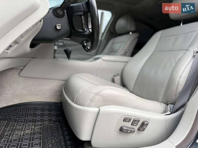Седан Lexus LS 2011 в Ивано-Франковске