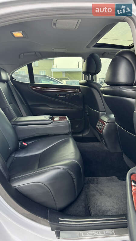 Седан Lexus LS 2010 в Кропивницькому