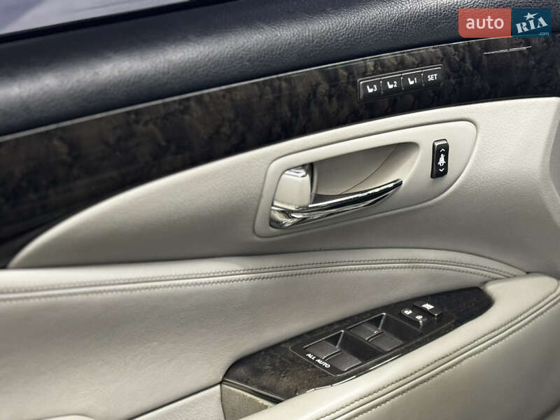 Седан Lexus LS 2006 в Николаеве