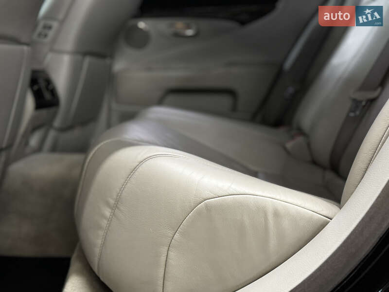 Седан Lexus LS 2006 в Николаеве
