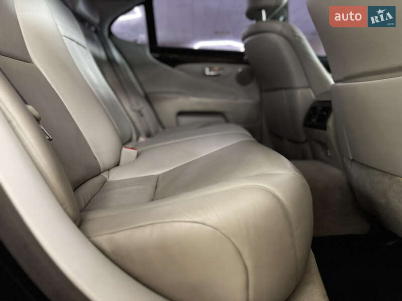 Седан Lexus LS 2006 в Николаеве