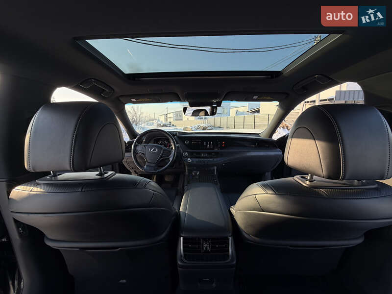 Седан Lexus LS 2018 в Киеве