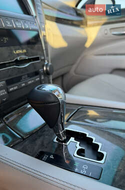 Седан Lexus LS 2008 в Виннице