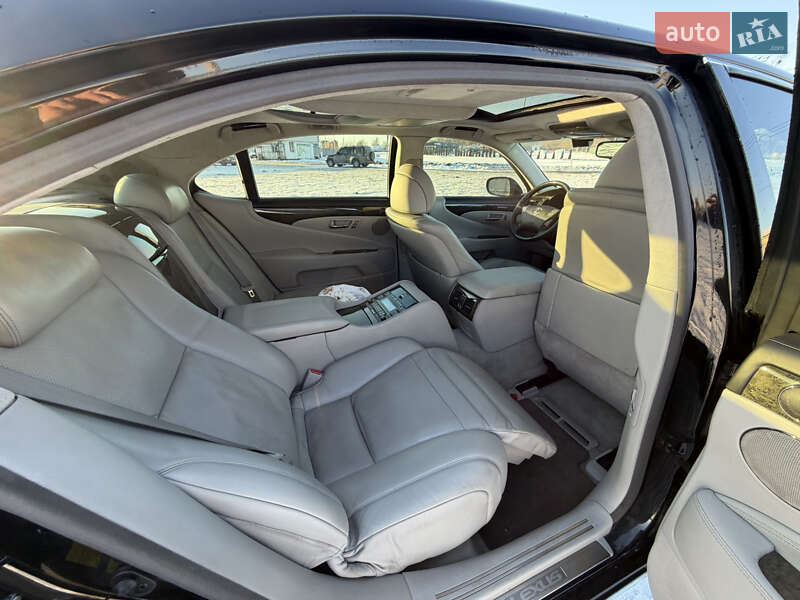 Седан Lexus LS 2008 в Виннице