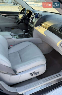 Седан Lexus LS 2008 в Виннице