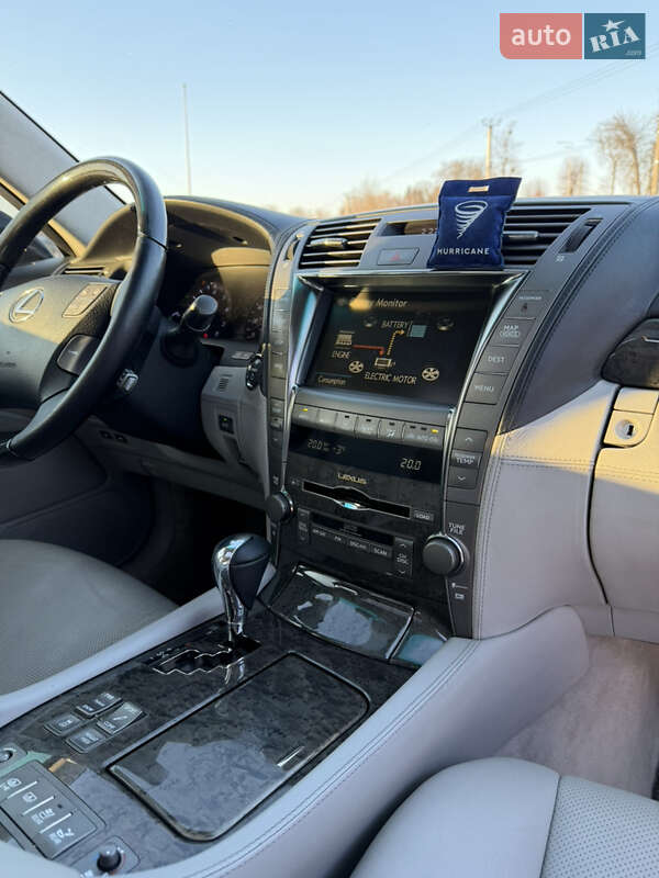 Седан Lexus LS 2008 в Виннице