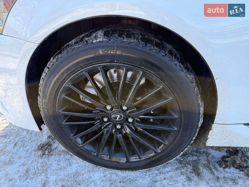 Седан Lexus LS 2014 в Киеве