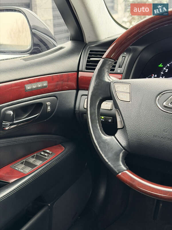 Седан Lexus LS 2007 в Вараше фото 61 Седан Lexus LS 2007 в Вараше