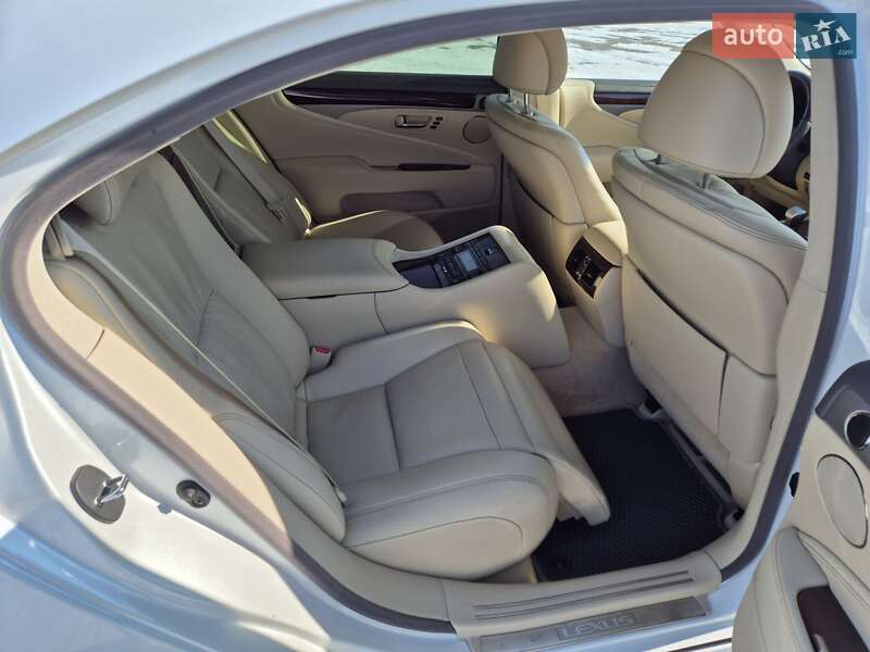 Седан Lexus LS 2013 в Киеве